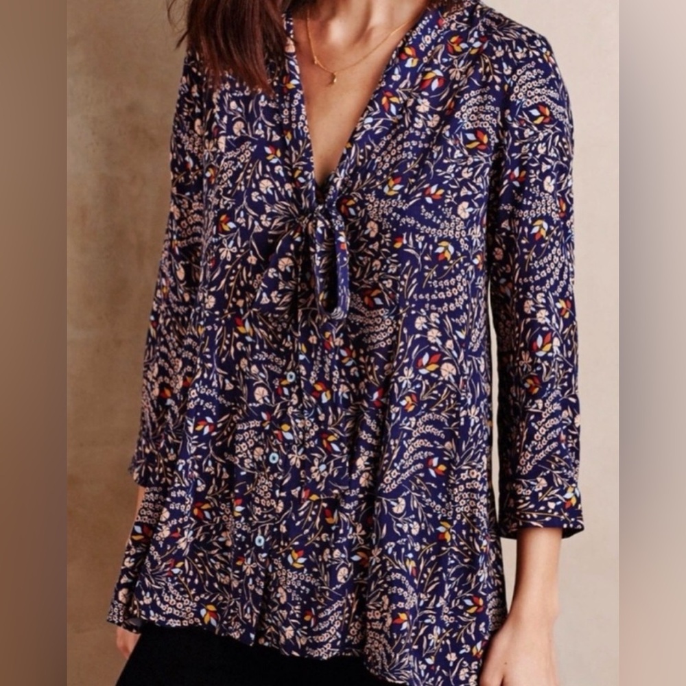 Anthropologie Maeve Navy and Cream Floral Swing Blouse Size M